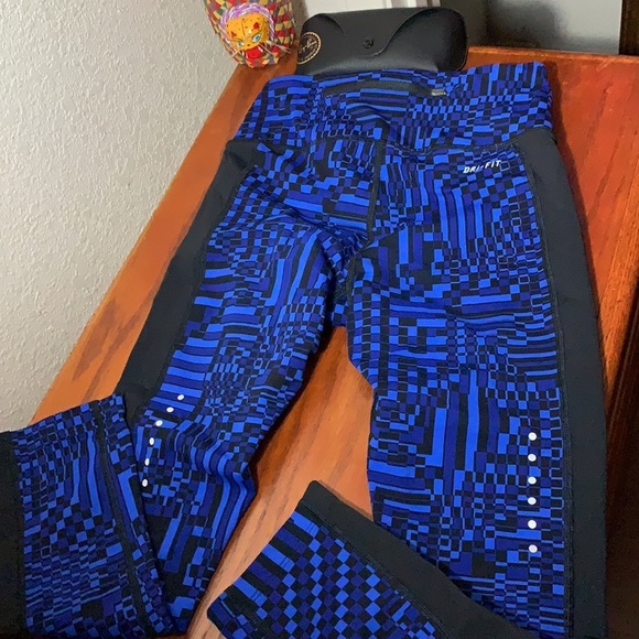 Nike DRI-FIT Leggings Like New - Picture 1 of 5